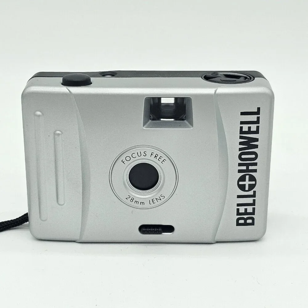 Vtg Bell Howell Point Shoot 35MM Camera Silver Focus Free 28MM Lens Black Case
